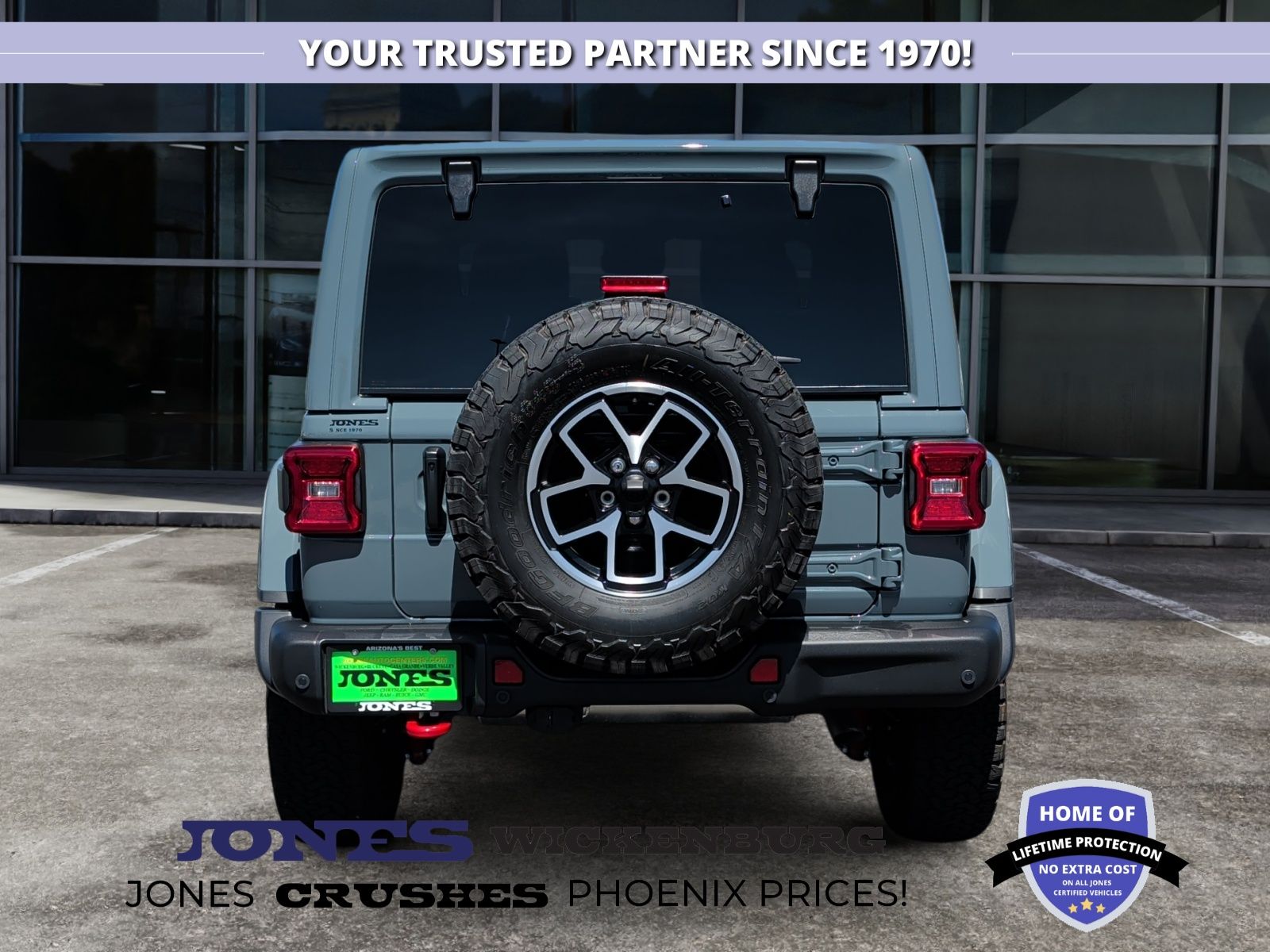 View vehicle photo 4