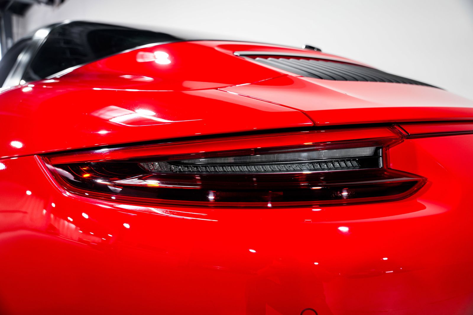 2017 Porsche 911 Targa 4 GTS — photo 34