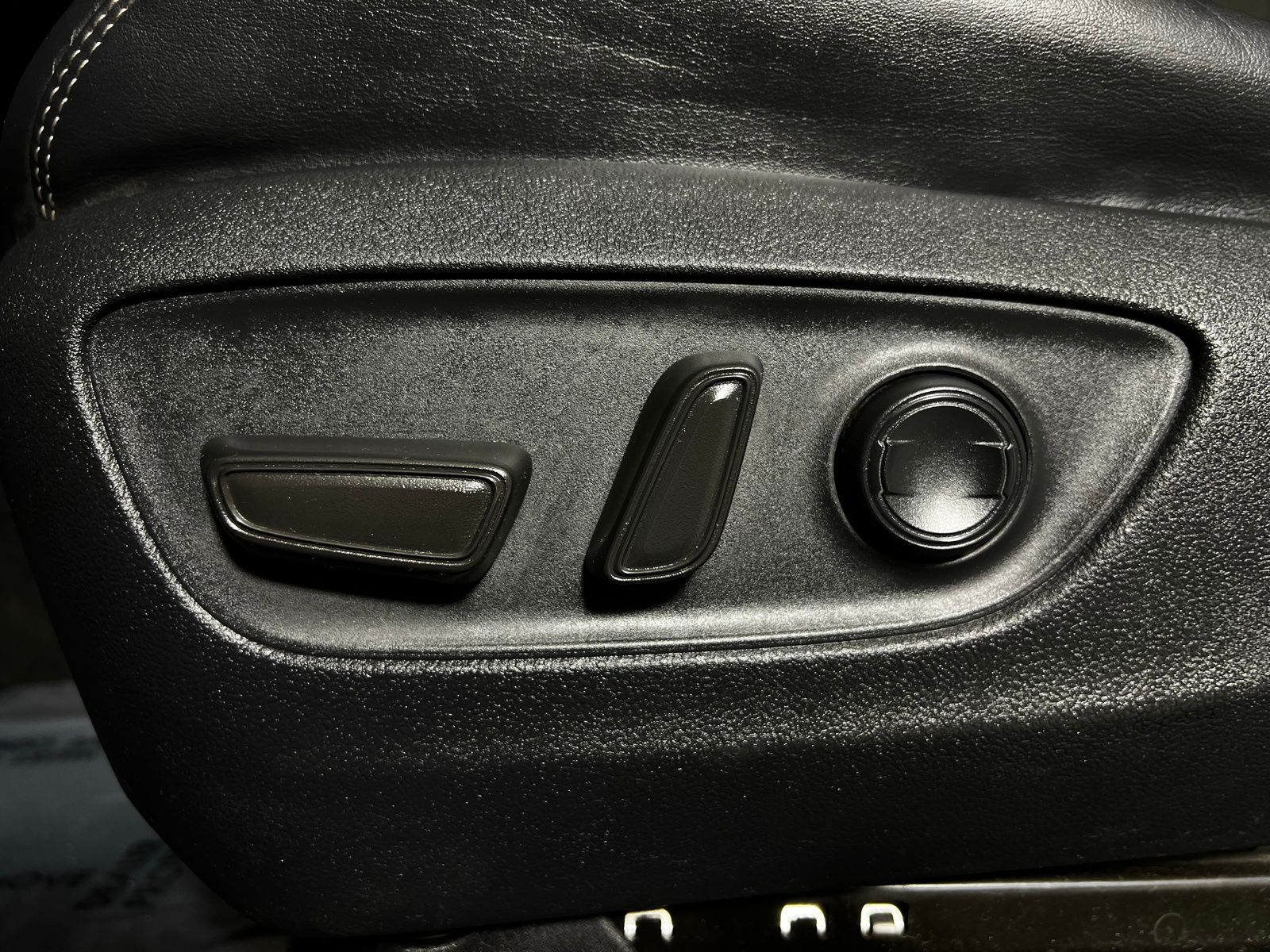 Thumbnail: 2022 Toyota RAV4 - 14