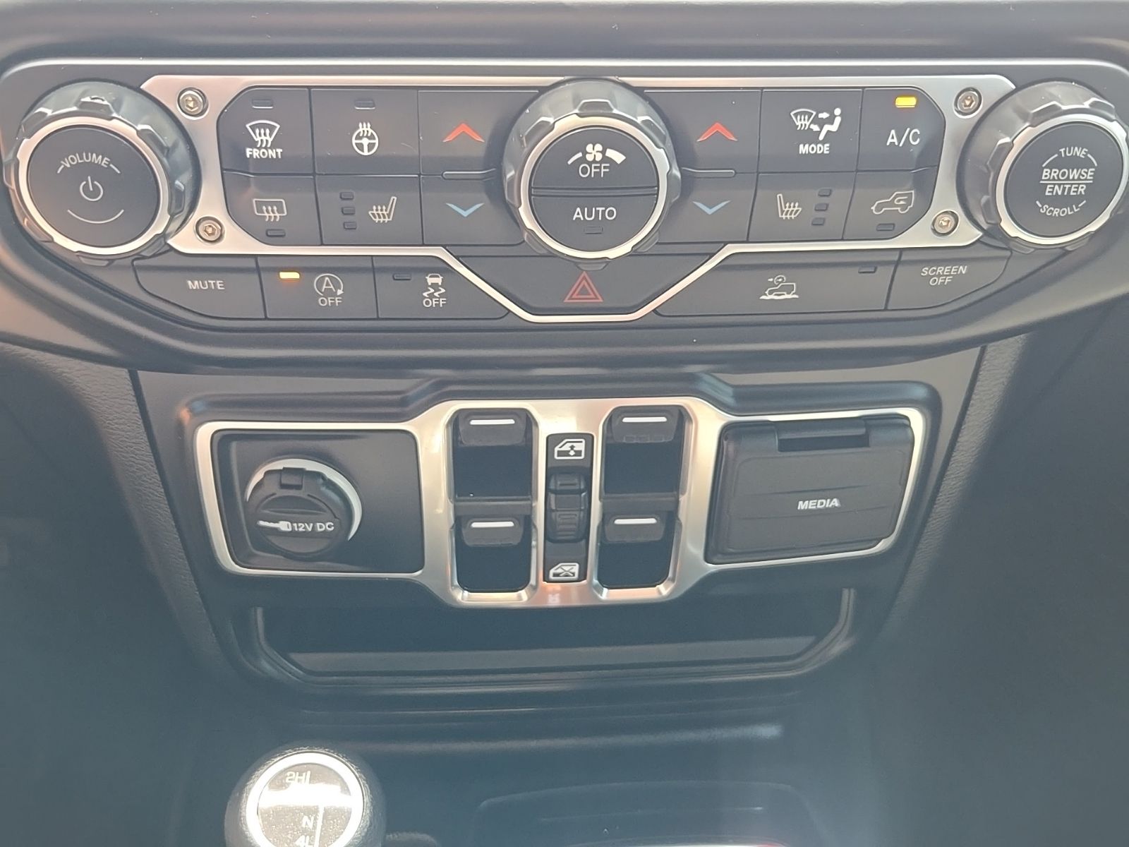 Used 2022 White Jeep Unlimited High Tide image 23
