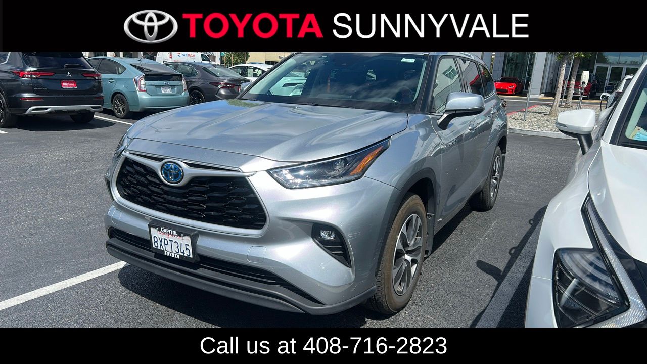 2021 Toyota Highlander XLE Hybrid 4x4's photo