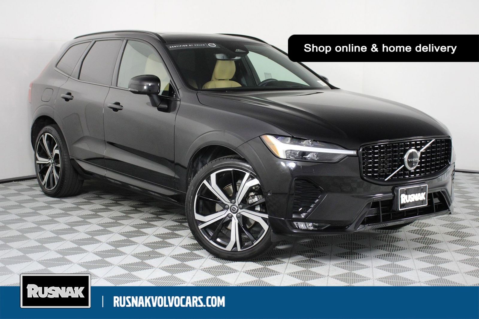 Onyx Black Metallic 2023 Volvo XC60 B5 Ultimate Dark Theme AWD SUV / Crossover All-Wheel Drive Automatic