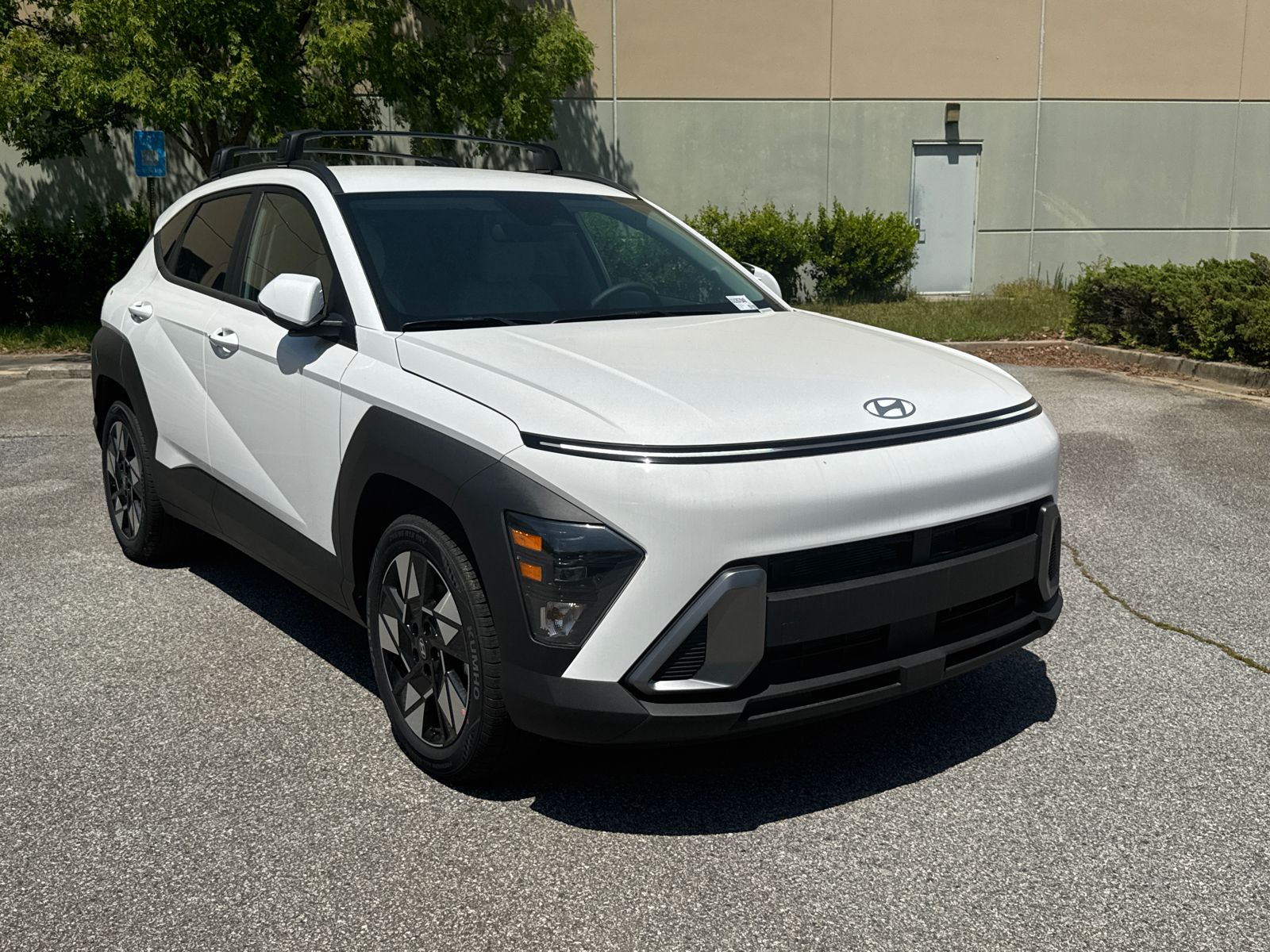 2025 Hyundai Kona SEL photo 2