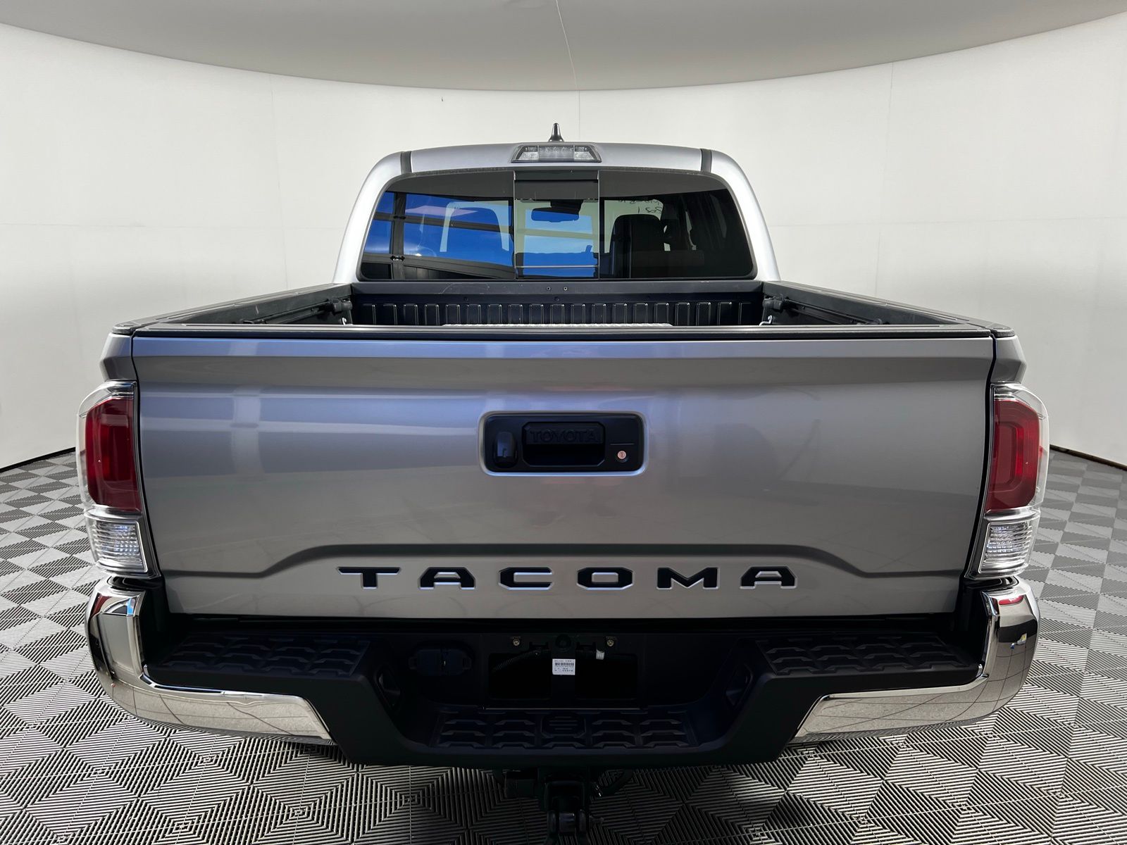 Thumbnail: 2021 Toyota Tacoma - 6