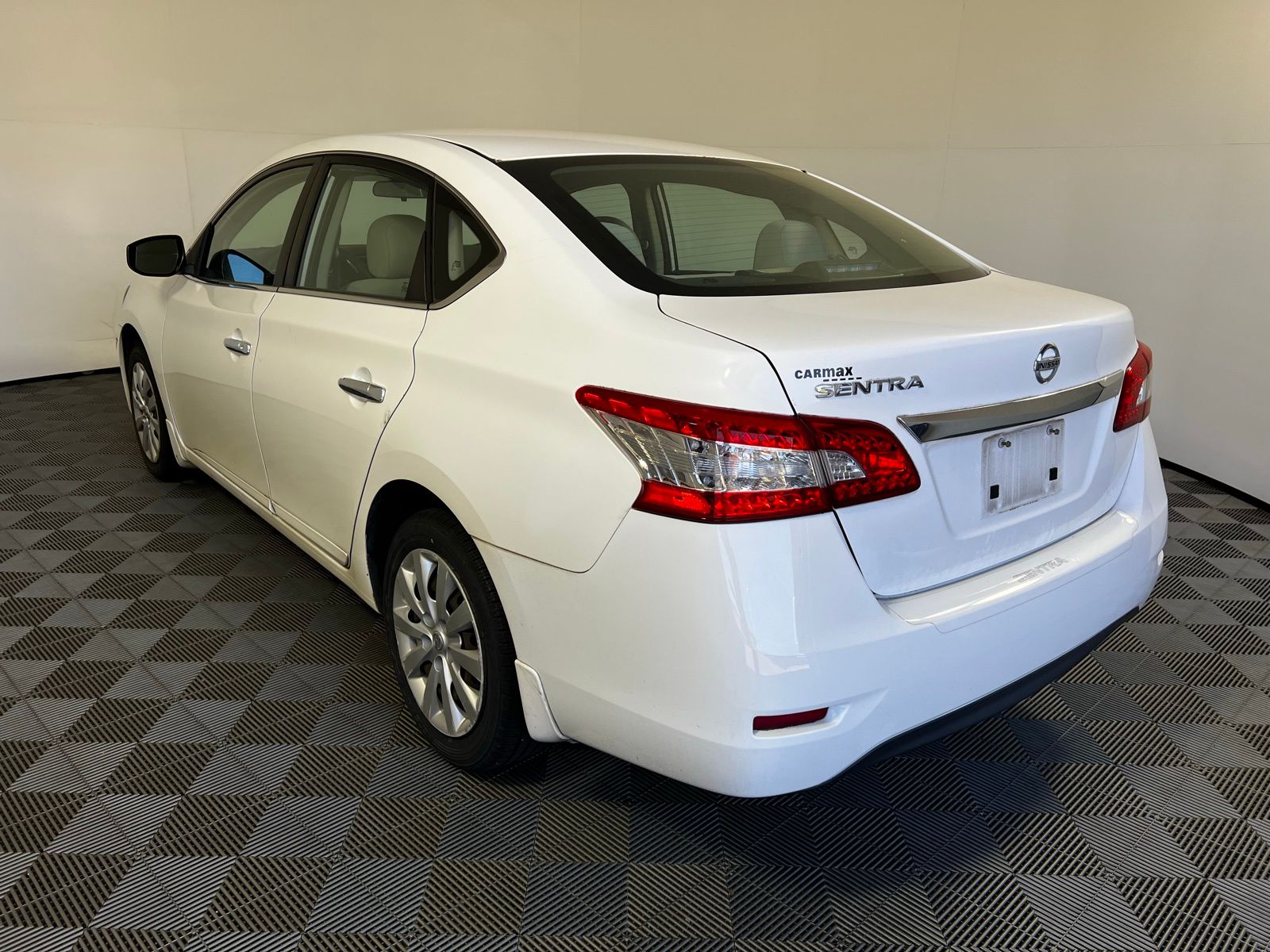 Thumbnail: 2015 Nissan Sentra - 7