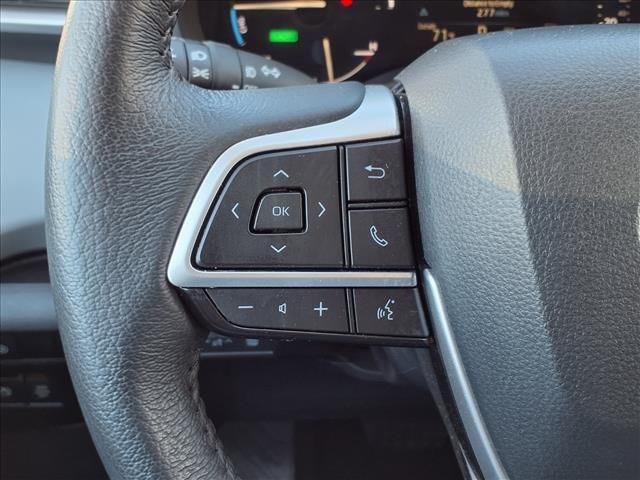 2025 Toyota Sienna XLE  at Gullo Toyota