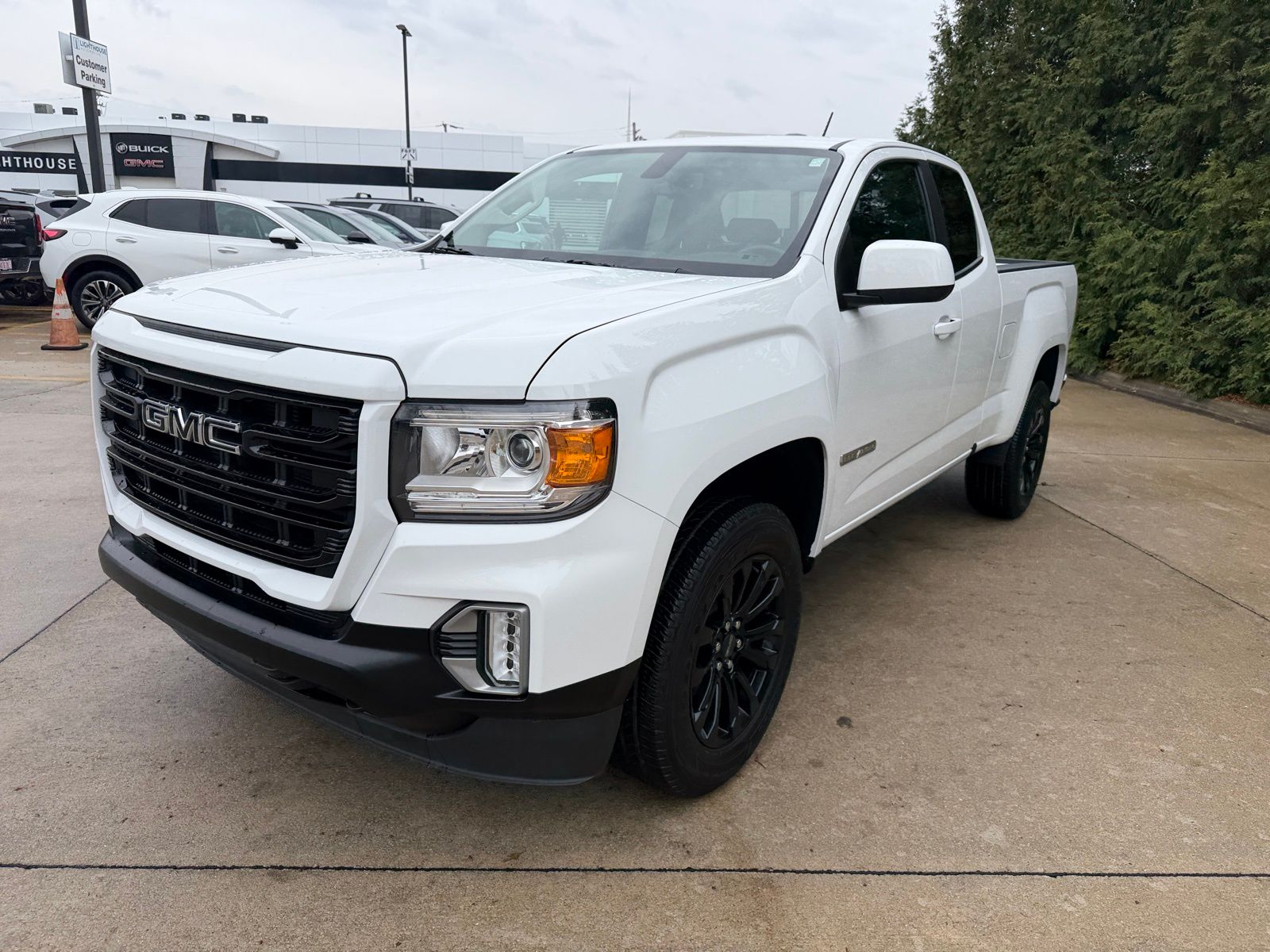 View vehicle photo 7