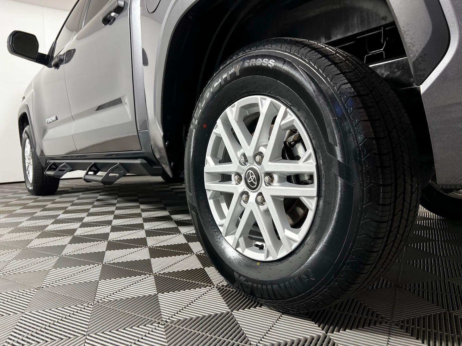 Thumbnail: 2022 Toyota Tundra - 21