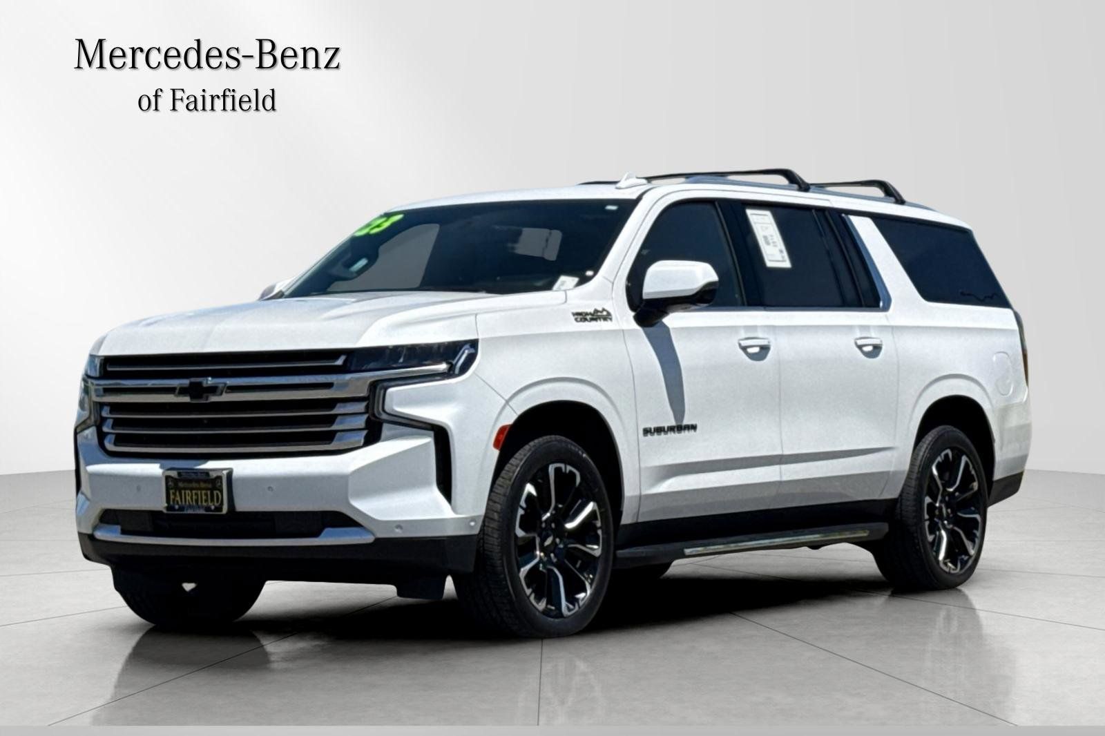 White (Iridescent Pearl Tricoat) 2023 Chevrolet Suburban High Country 4WD SUV / Crossover Four-Wheel Drive