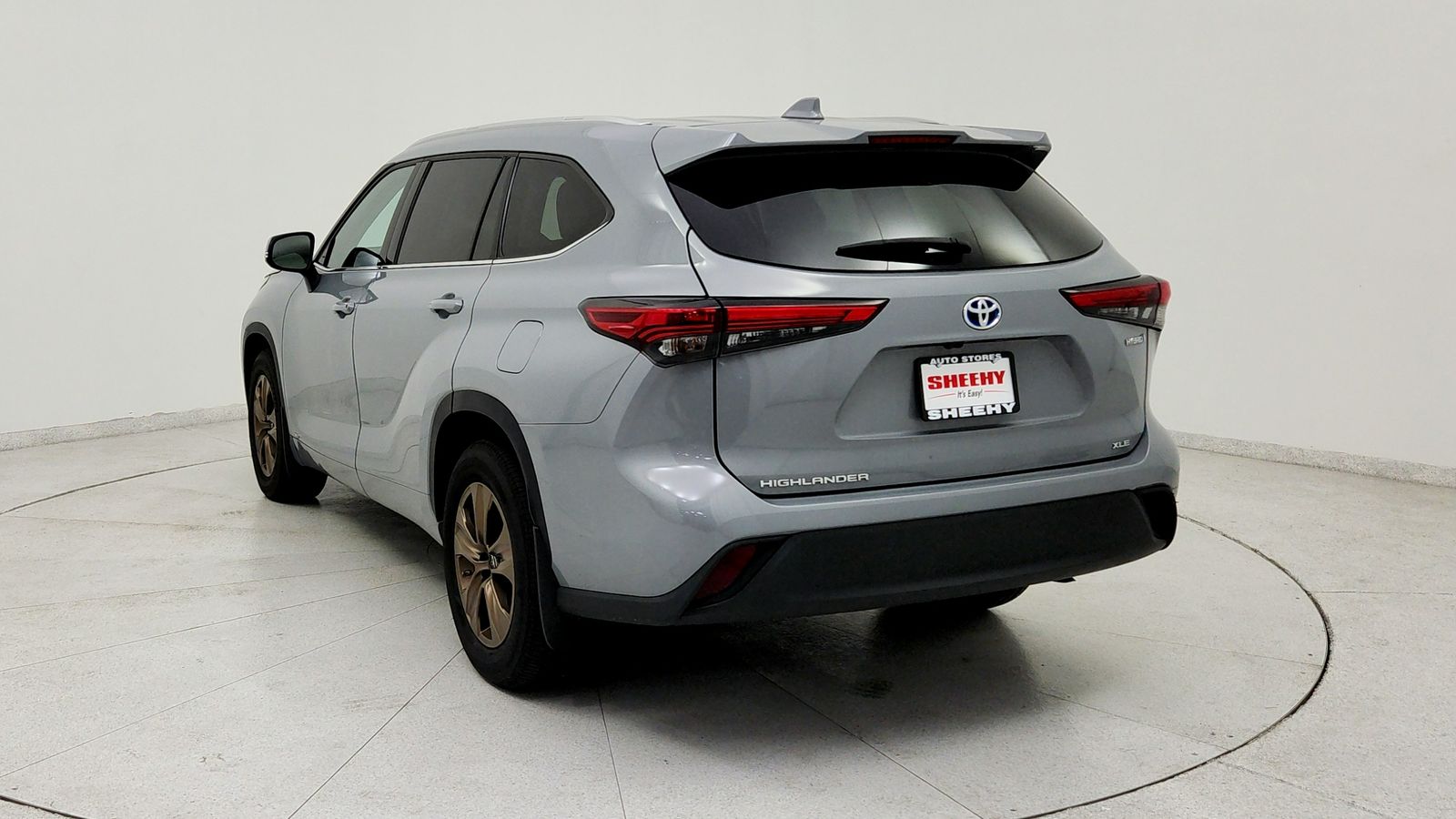 Used 2022  Toyota Bronze Edition image 5
