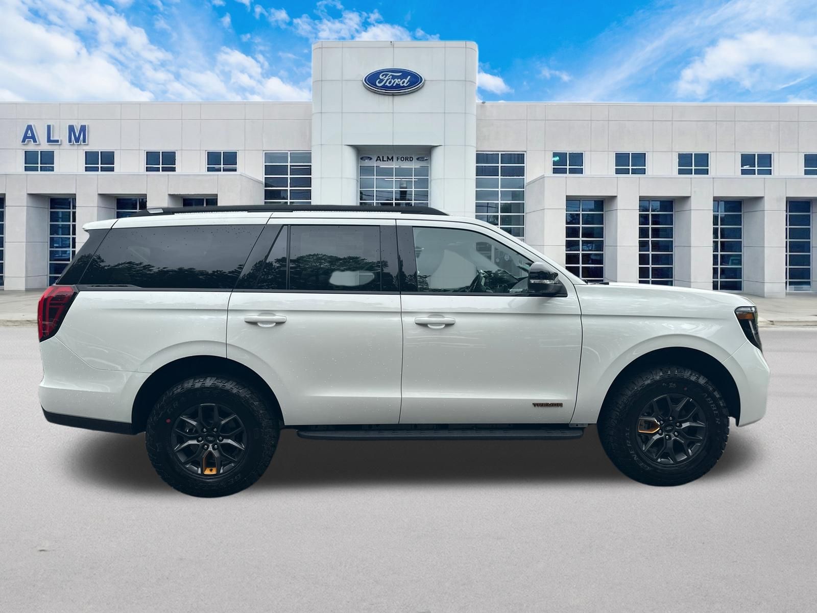 New 2026 Star White Metallic Tri-Coat Ford Tremor® image 5