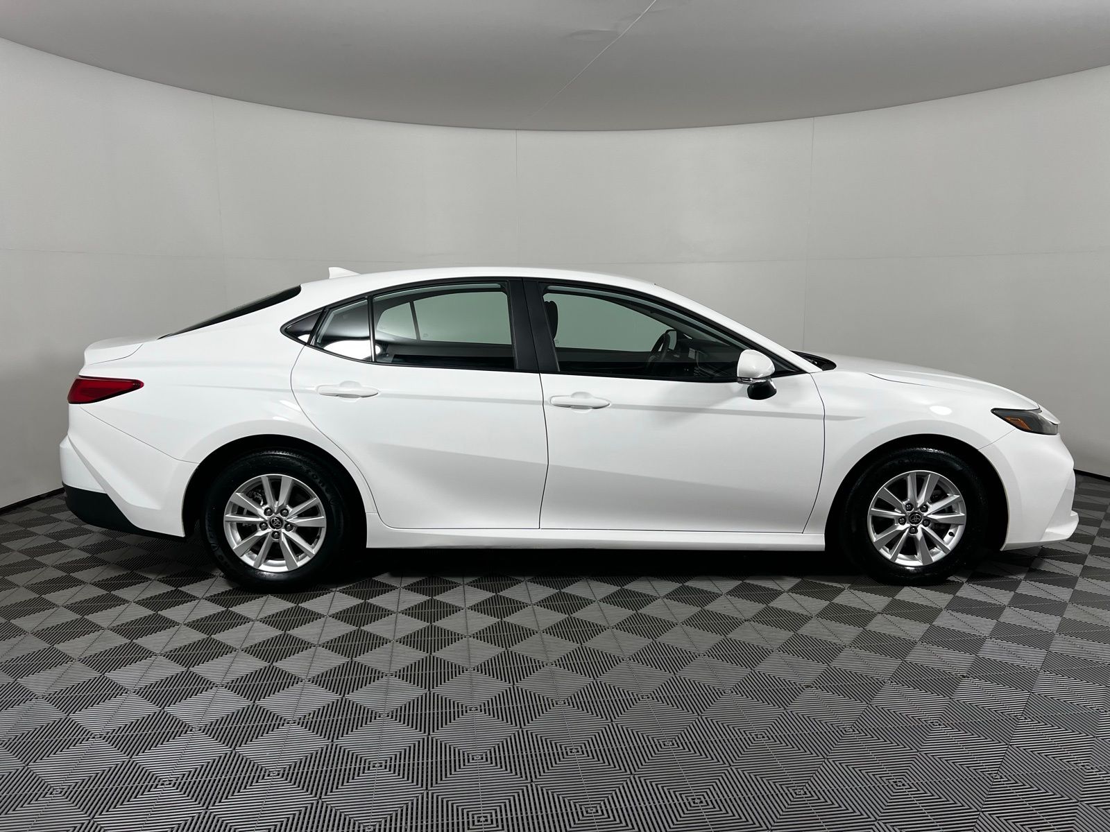 Thumbnail: 2025 Toyota Camry - 4