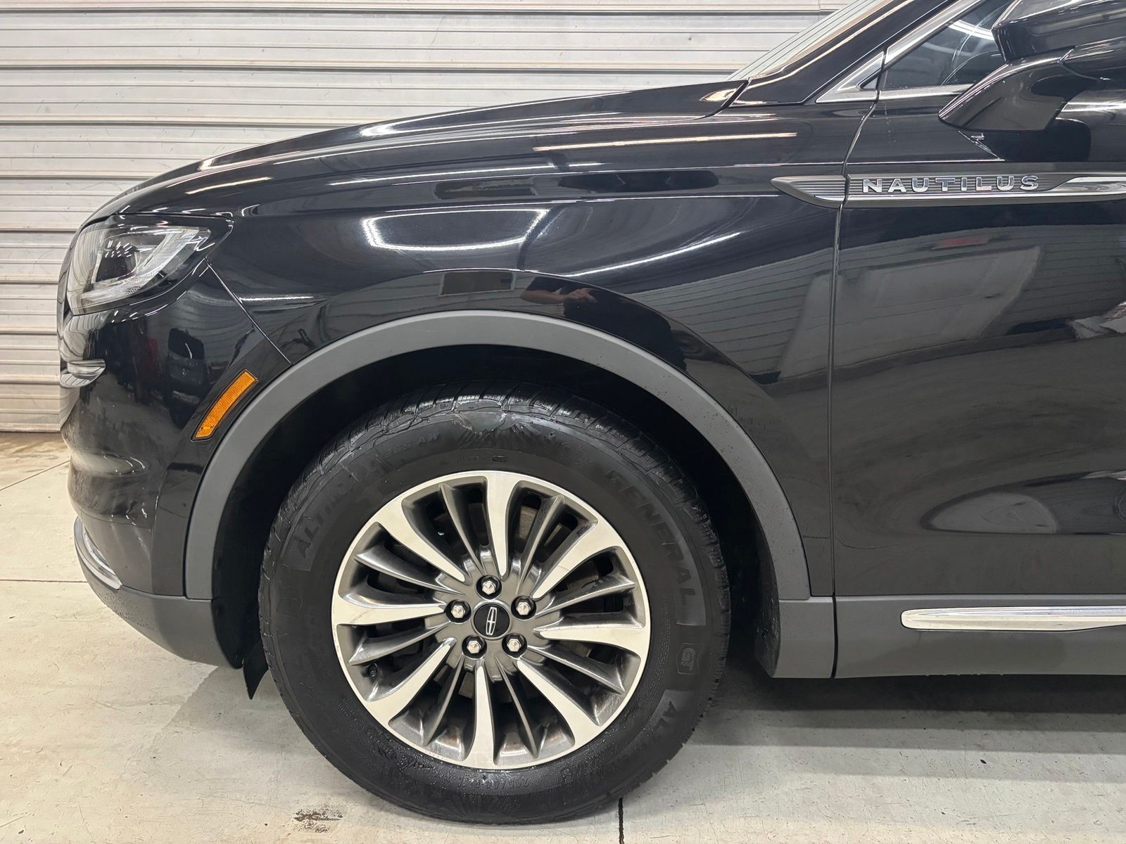 Photo 4 of 2021 Lincoln Nautilus Standard