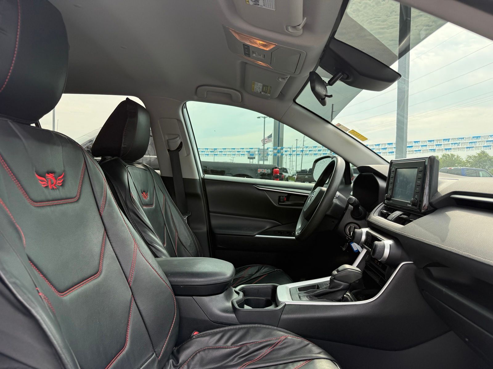 2020 Toyota RAV4 image 6