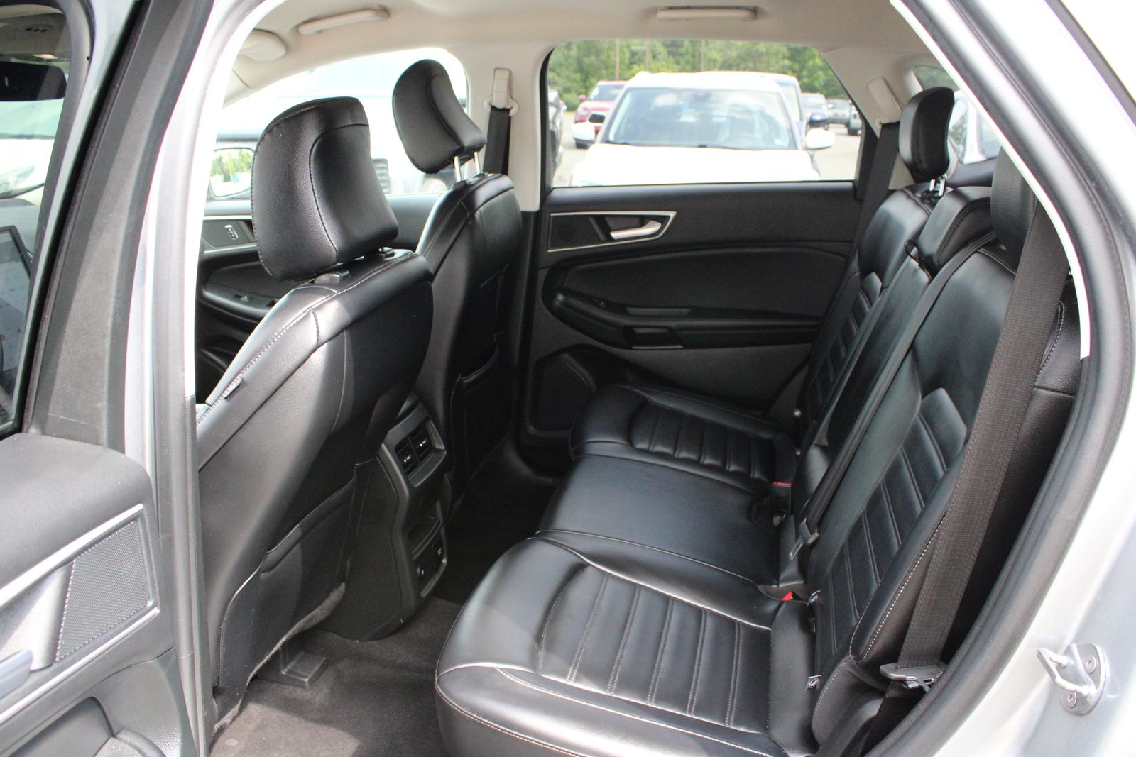 Used 2023 Silver Ford SEL image 8