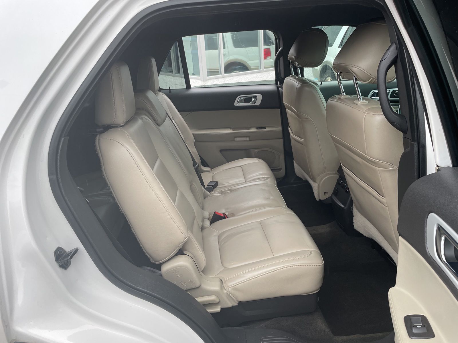 Used 2013 White Platinum Clearcoat Metallic Ford XLT image 19