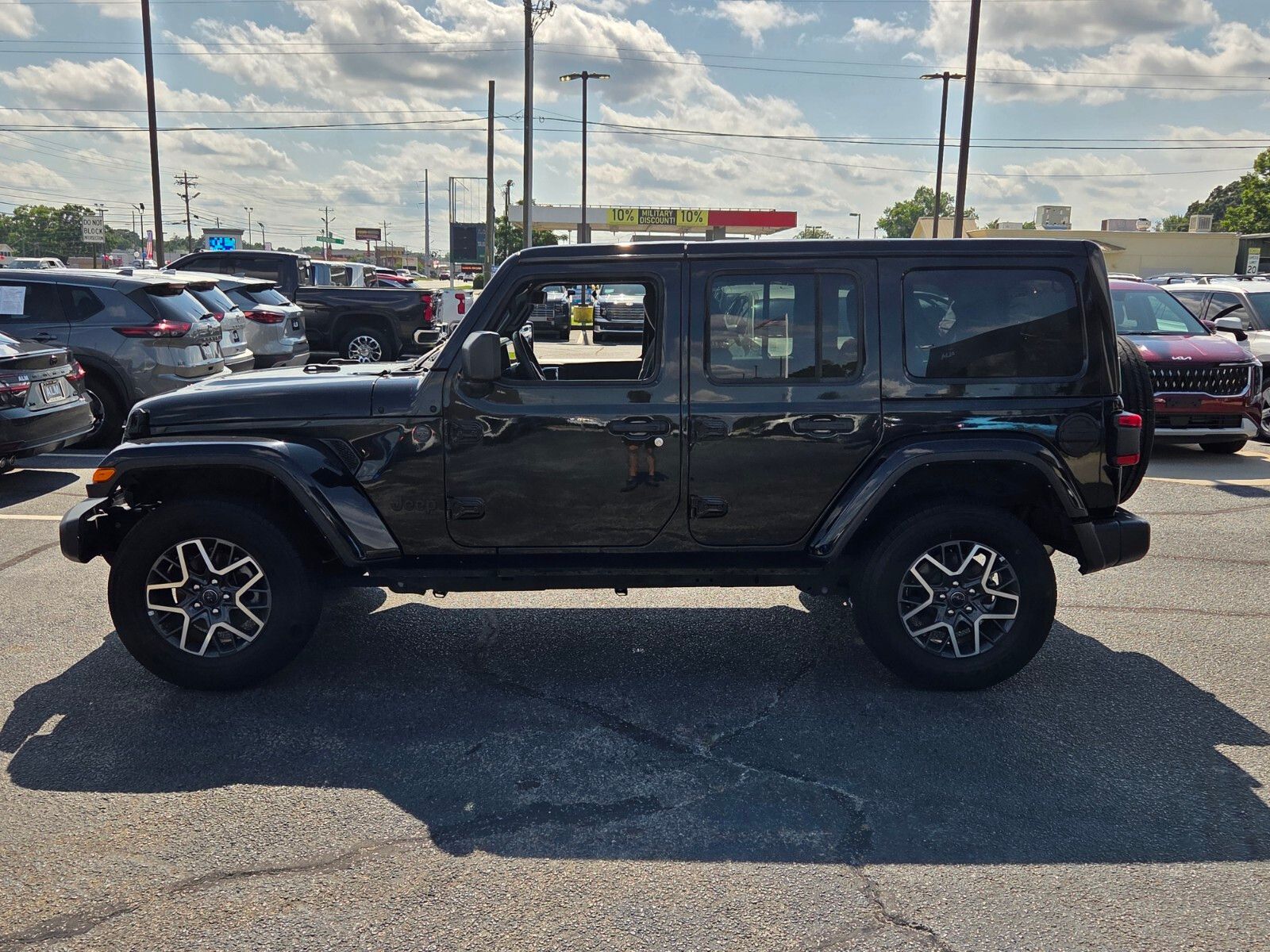 Used 2025 Black Jeep Sahara image 4