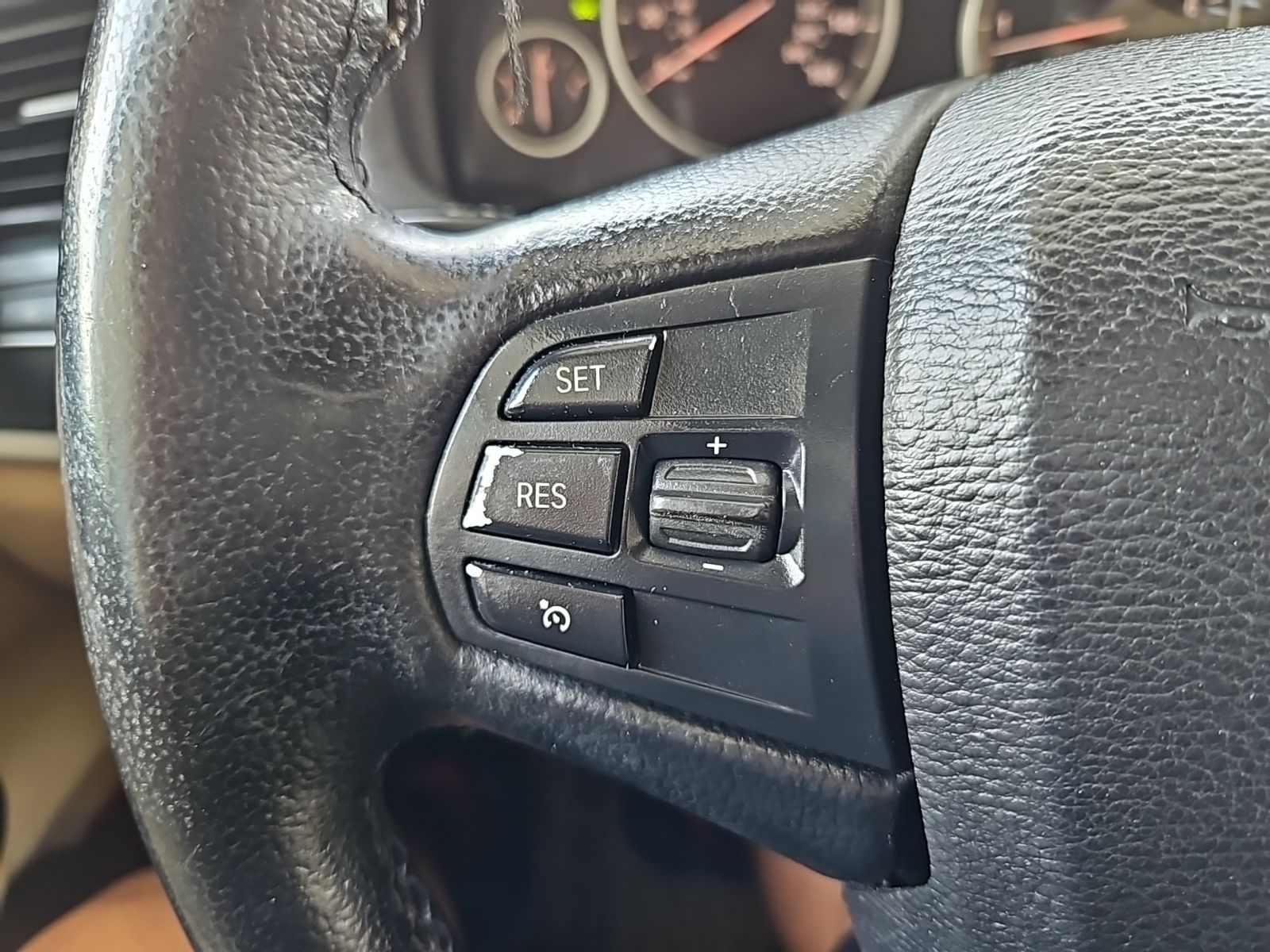 Used 2011 Silver BMW xDrive28i image 18