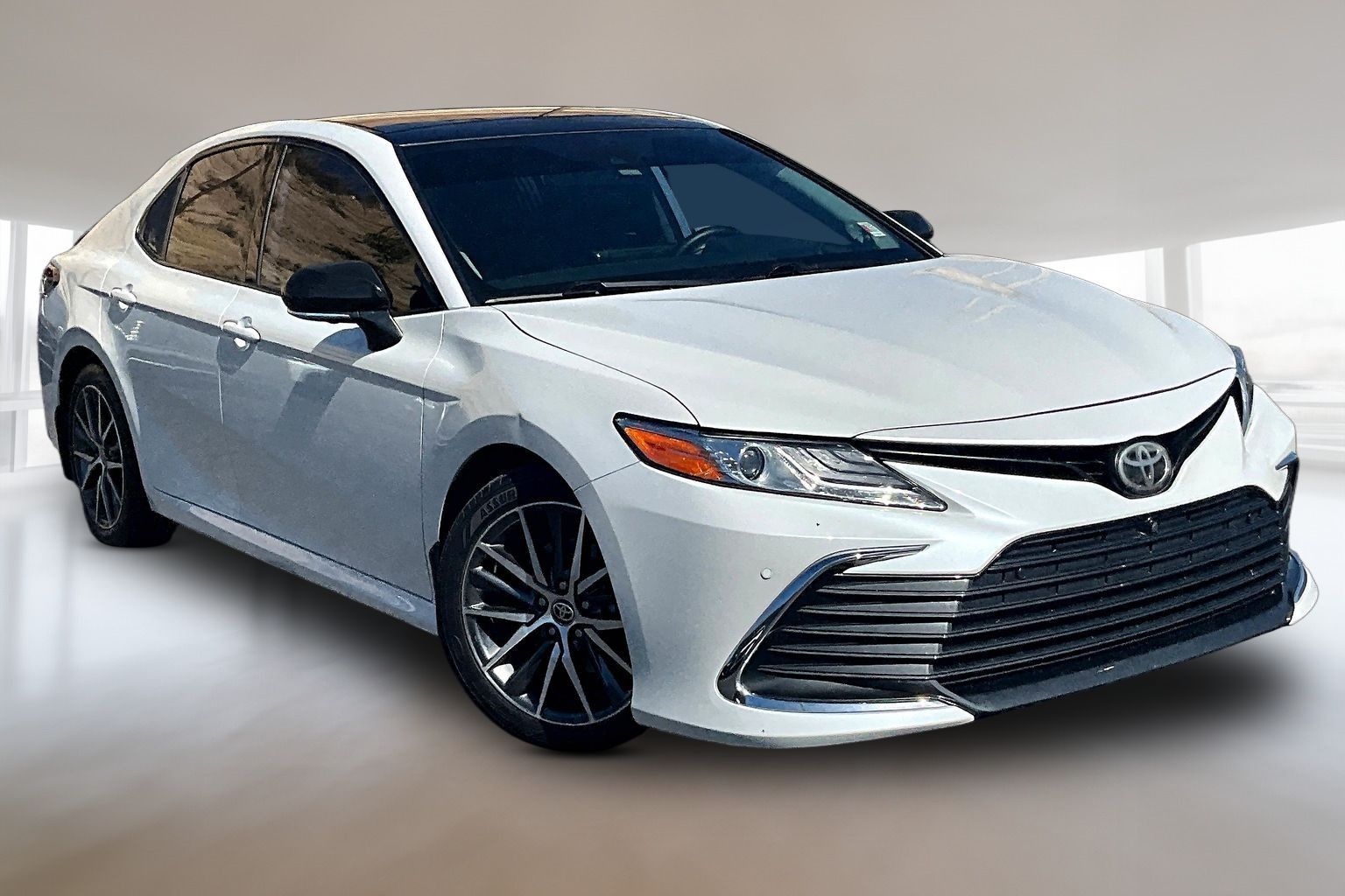 Pearl 2021 Toyota Camry Sedan Front-Wheel Drive 8-Speed Automatic