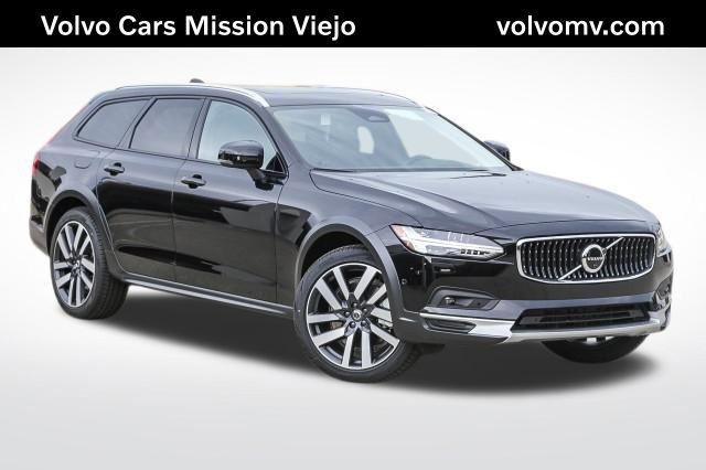 2025 Volvo V90 Cross Country