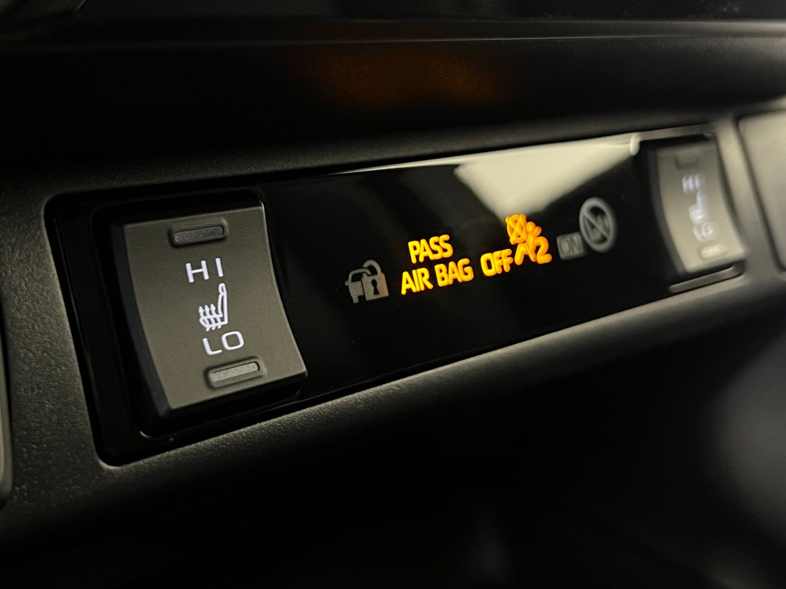 Thumbnail: 2025 Toyota RAV4 - 16