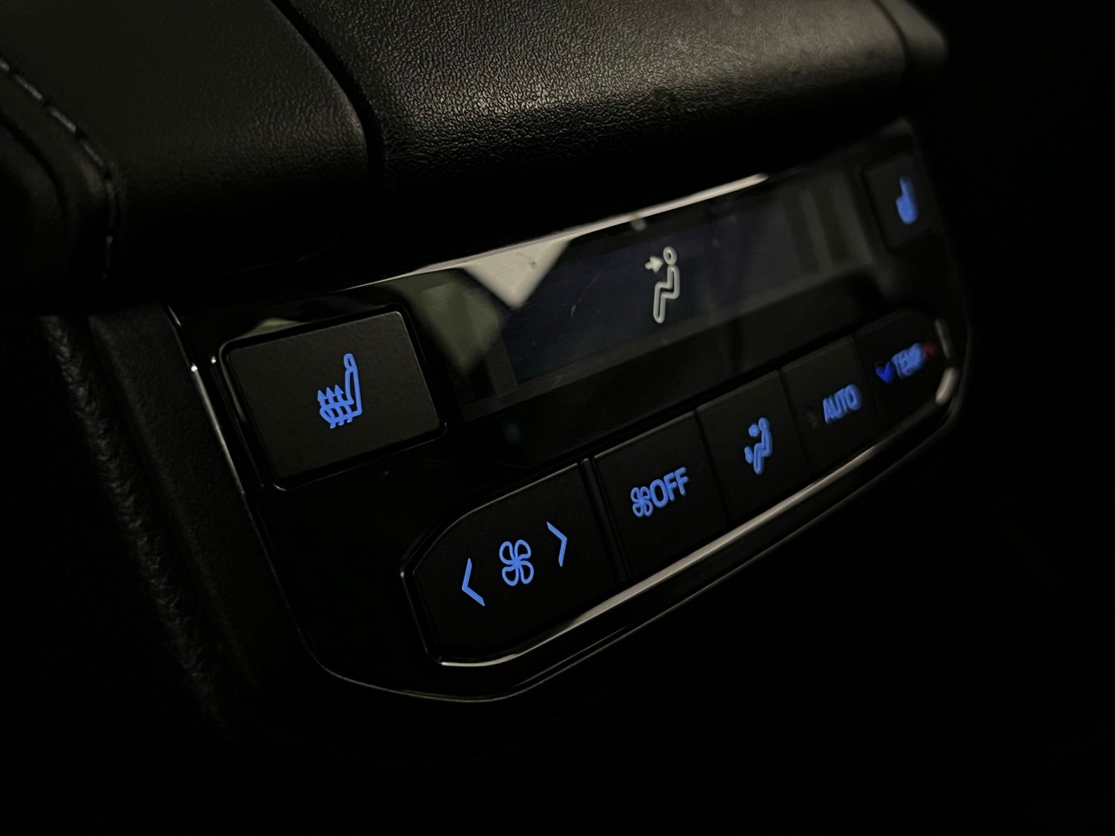 Thumbnail: 2021 Toyota Highlander - 29