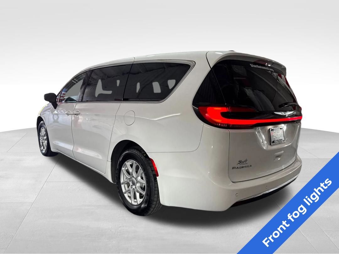 View vehicle photo 7