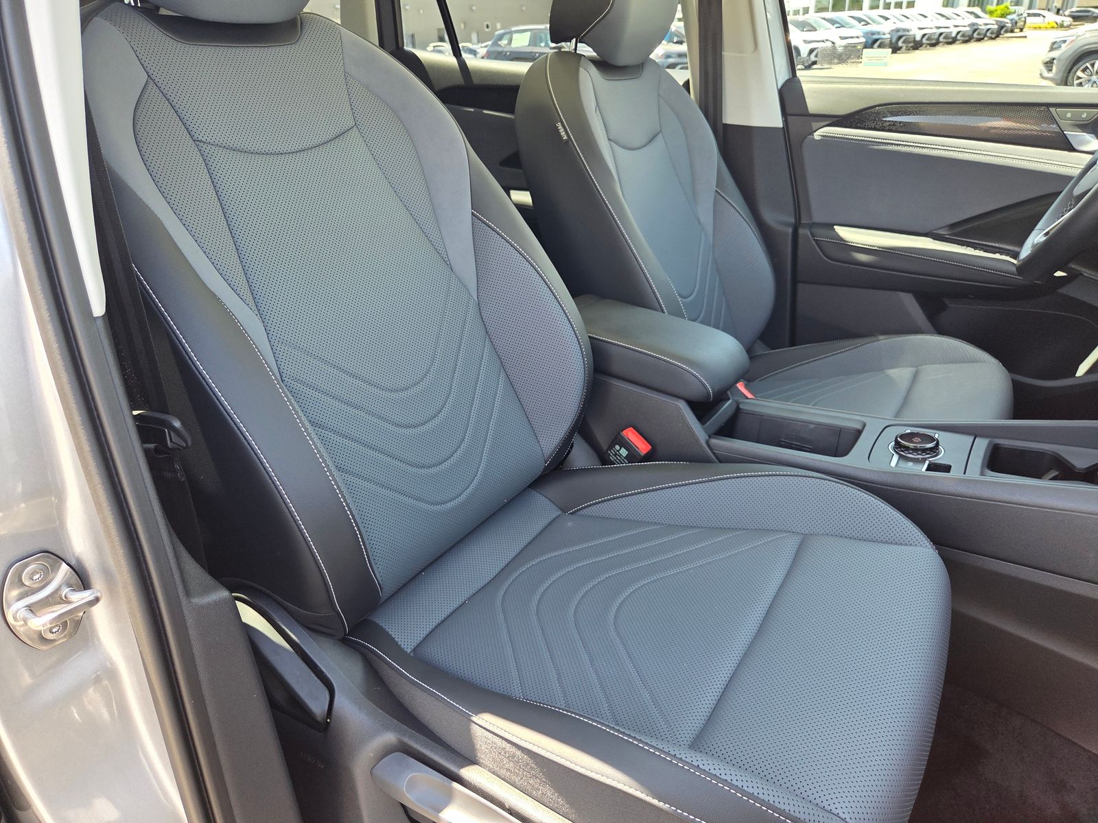 used 2025 Volkswagen Tiguan car, priced at $32,450