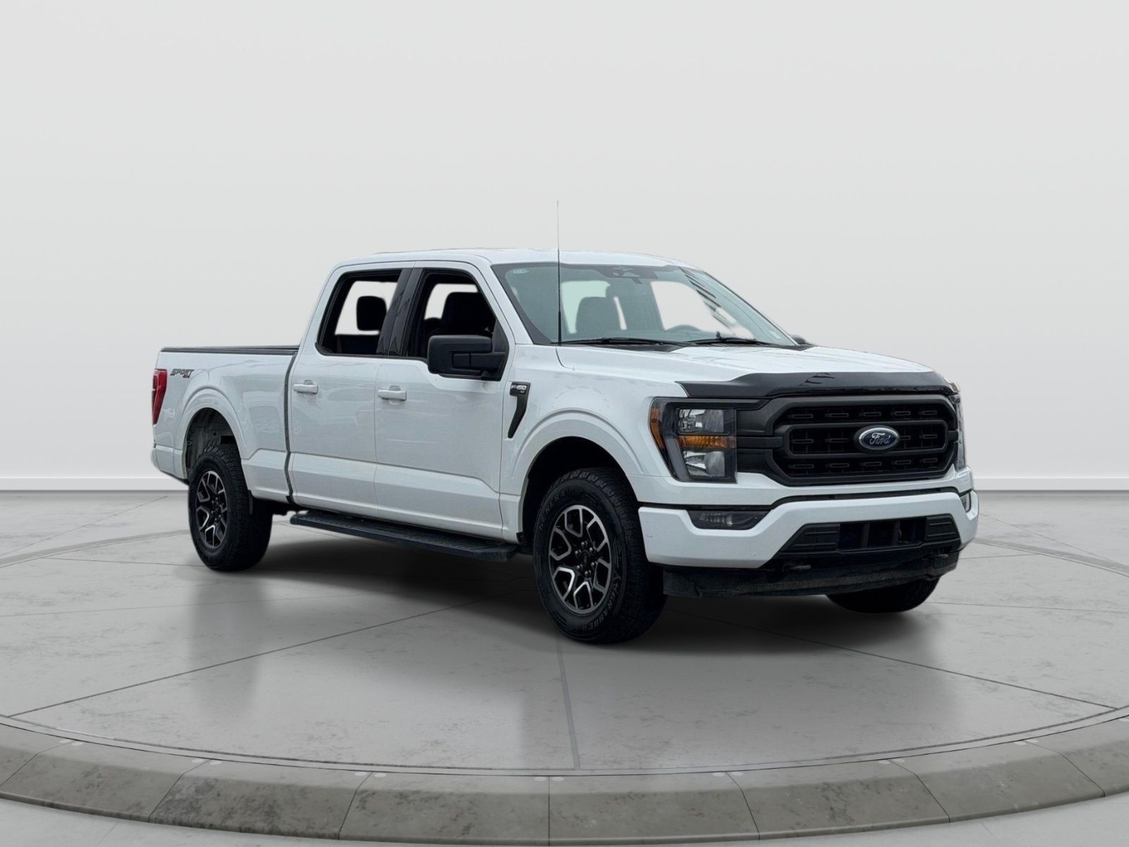 White 2023 Ford F-150 XLT SuperCrew 4WD Pickup Truck Four-Wheel Drive Automatic