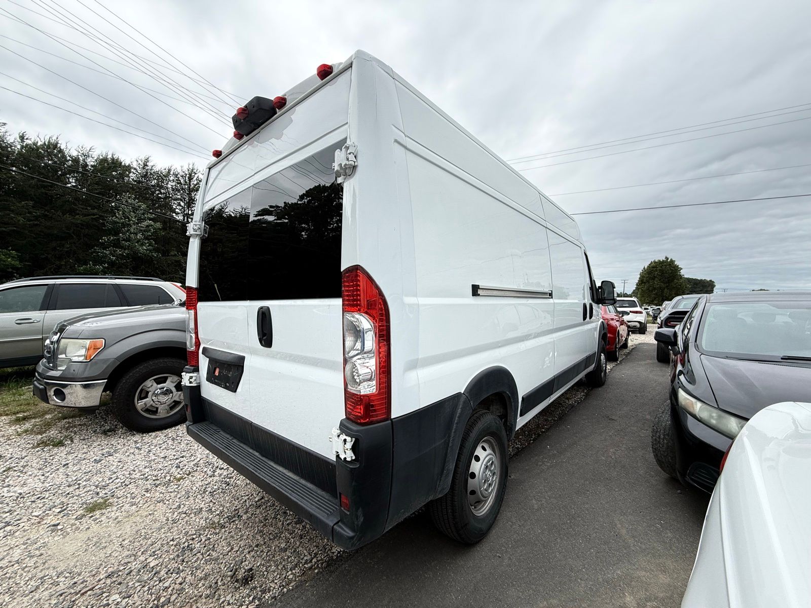 View vehicle photo 5