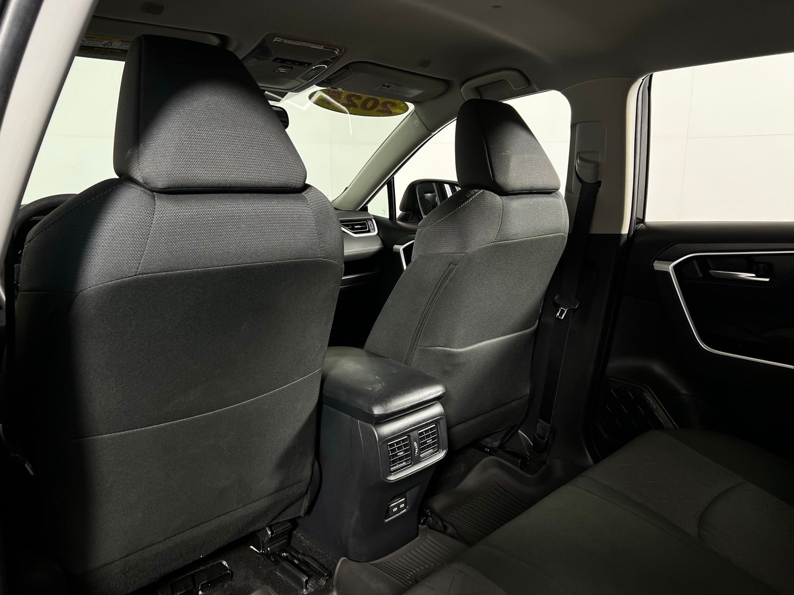 Thumbnail: 2025 Toyota RAV4 - 21