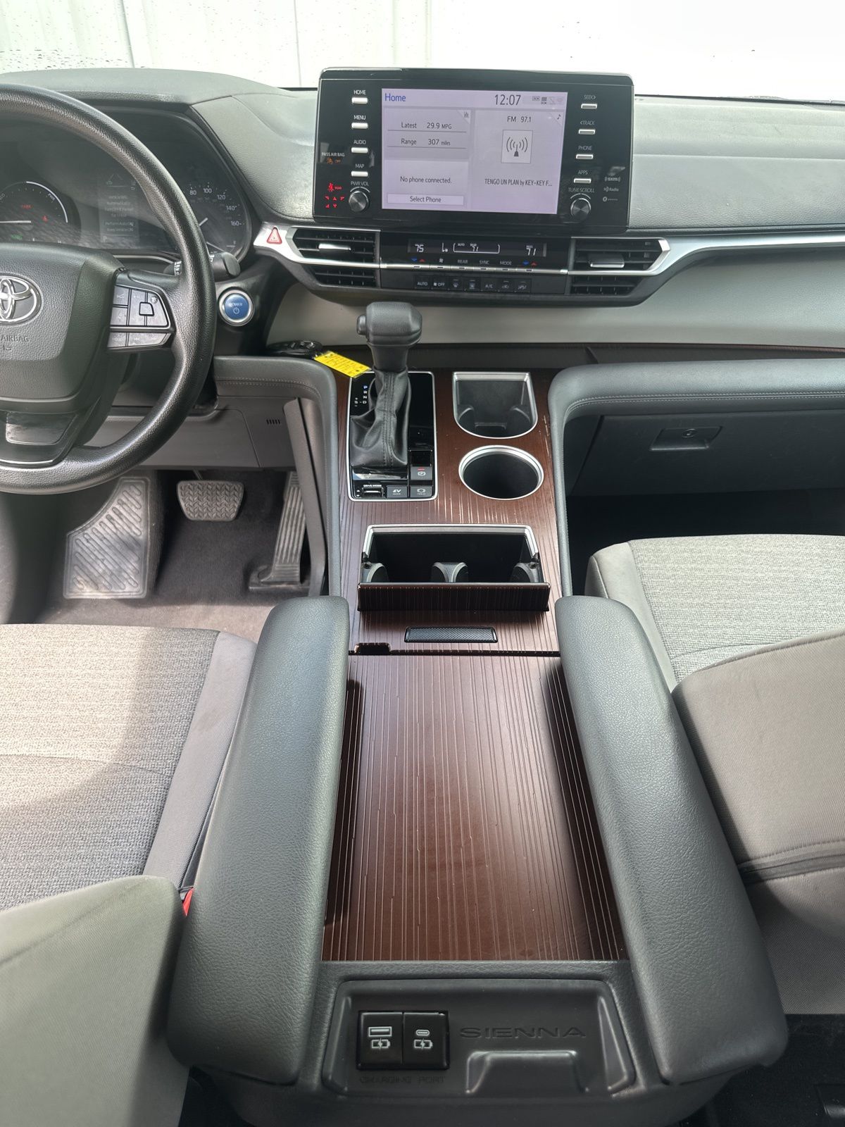 Used Car 2023 Toyota Sienna  Le For Sale Under $40,000 In Austin, Texas