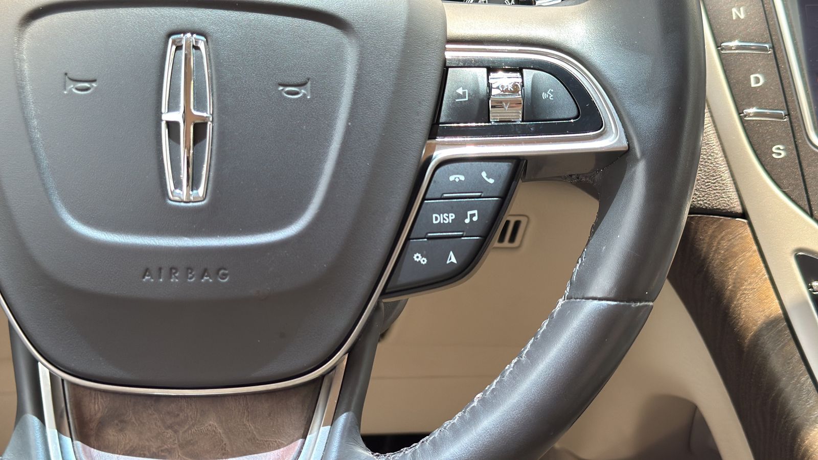 Used Car 2020 Lincoln Nautilus  Reserve For Sale Under $30,000 In Austin, Texas