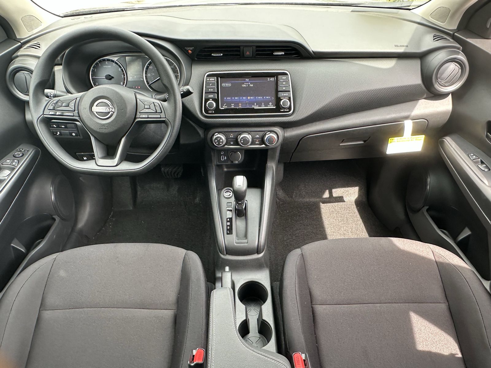 2025 Nissan Kicks Play S photo 2