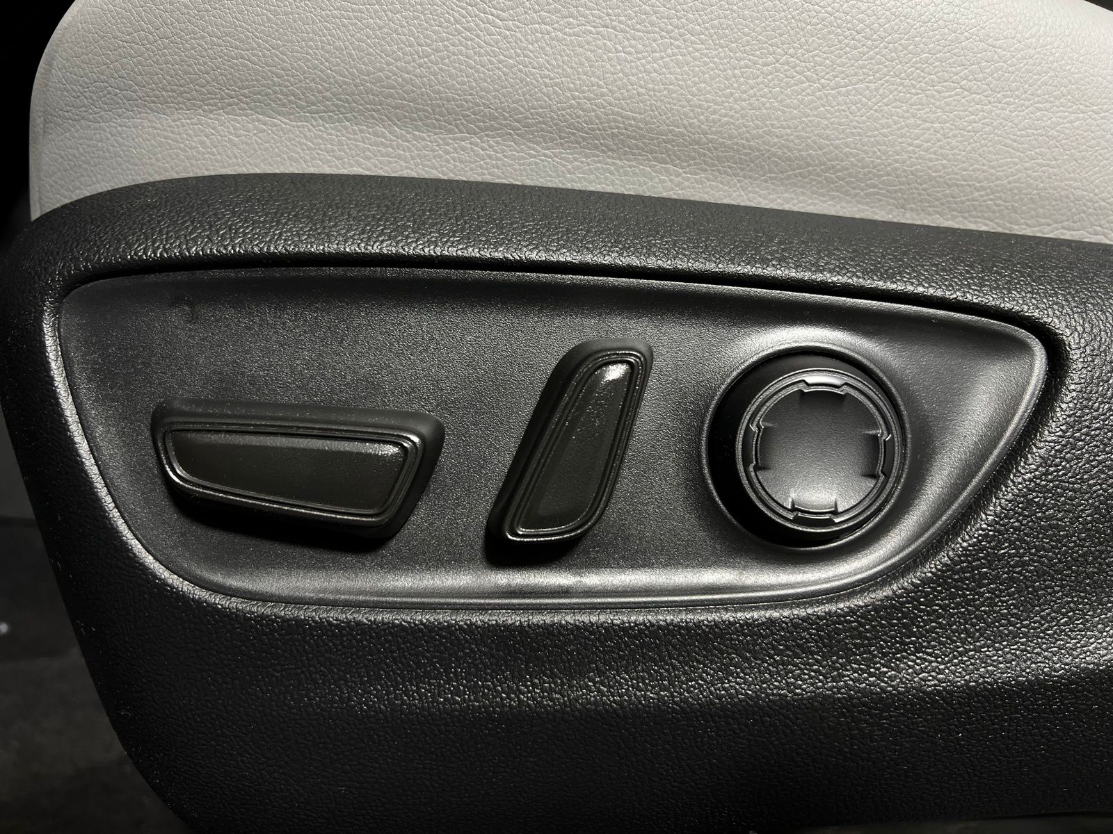 Thumbnail: 2026 Toyota Sienna - 11