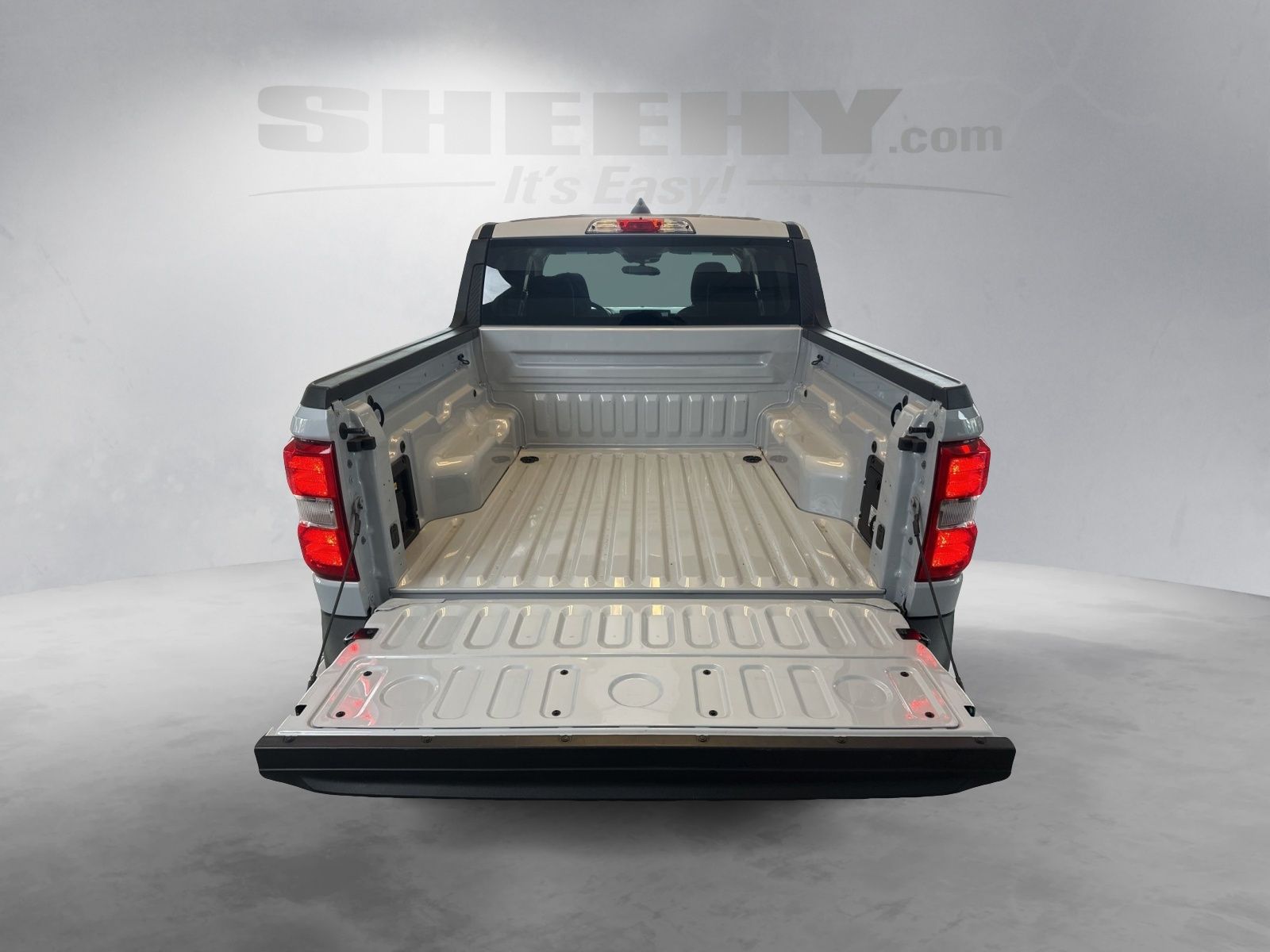 Certified Used 2025 Space White Metallic Ford XLT image 22