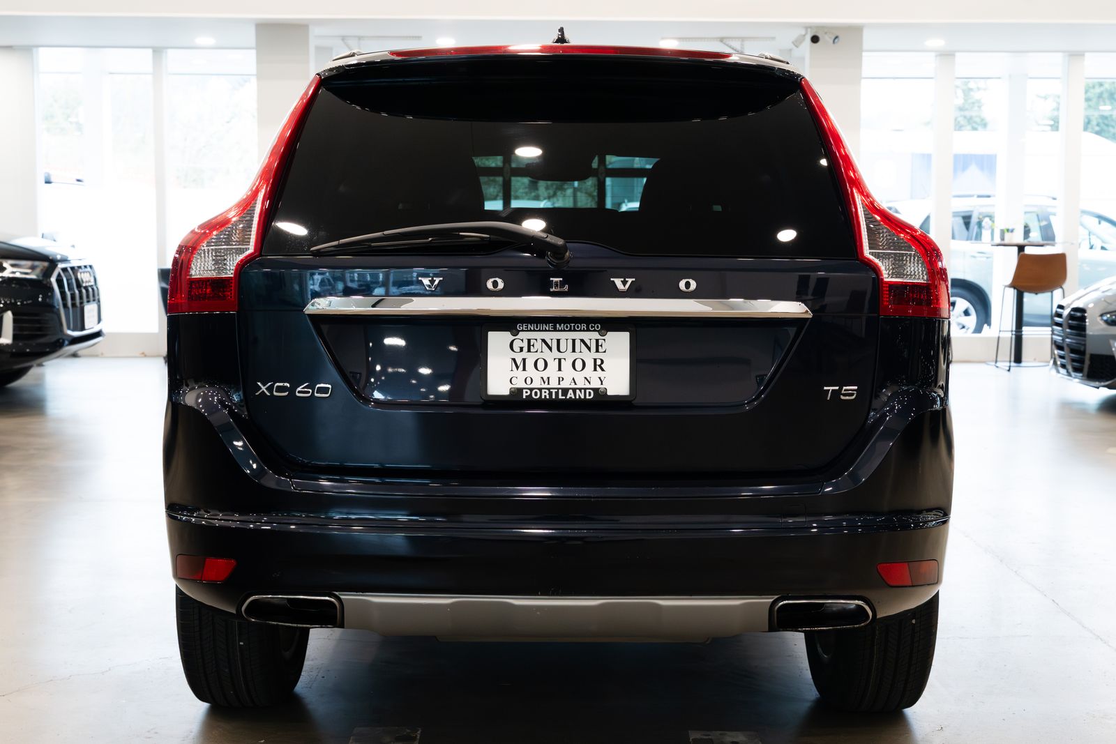 View vehicle photo 5