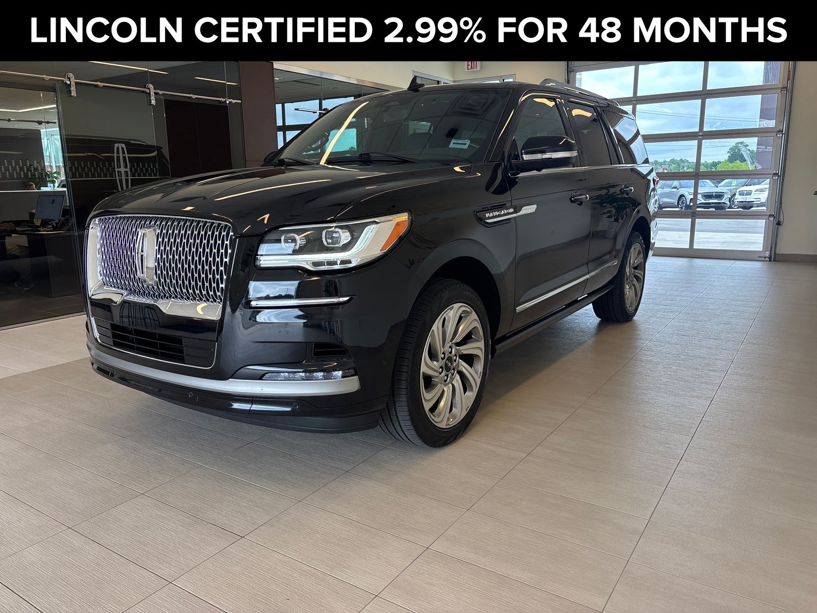 Infinite Black Metallic Clearcoat 2024 Lincoln Navigator SUV / Crossover Four-Wheel Drive Automatic