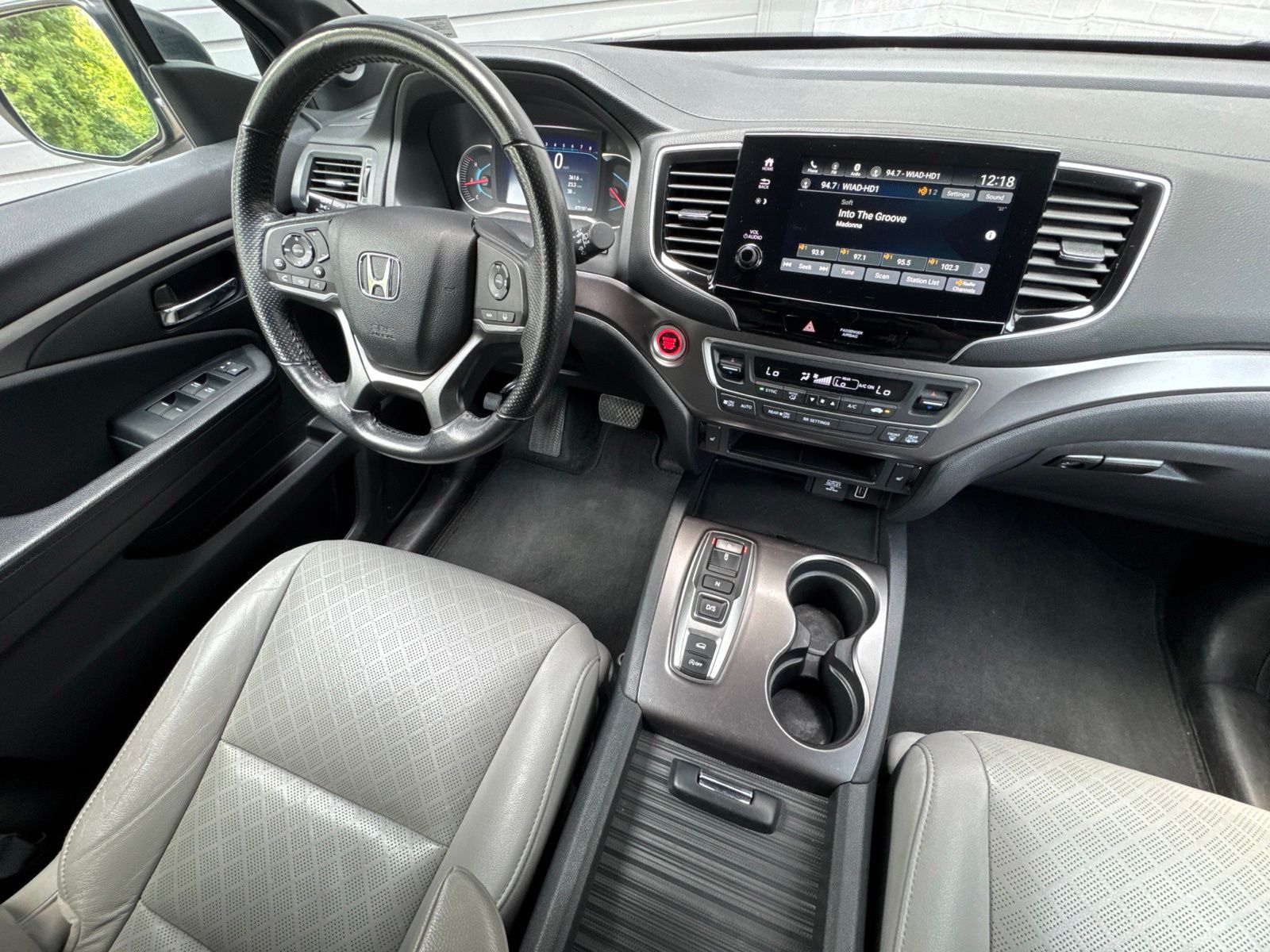 Used 2020 Obsidian Blue Pearl Honda EX-L image 32