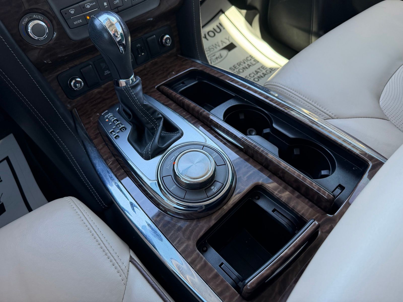 2020 Nissan Armada image 26