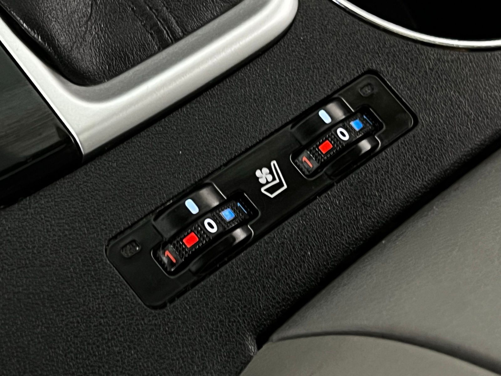 2016 Toyota Highlander Limited 22