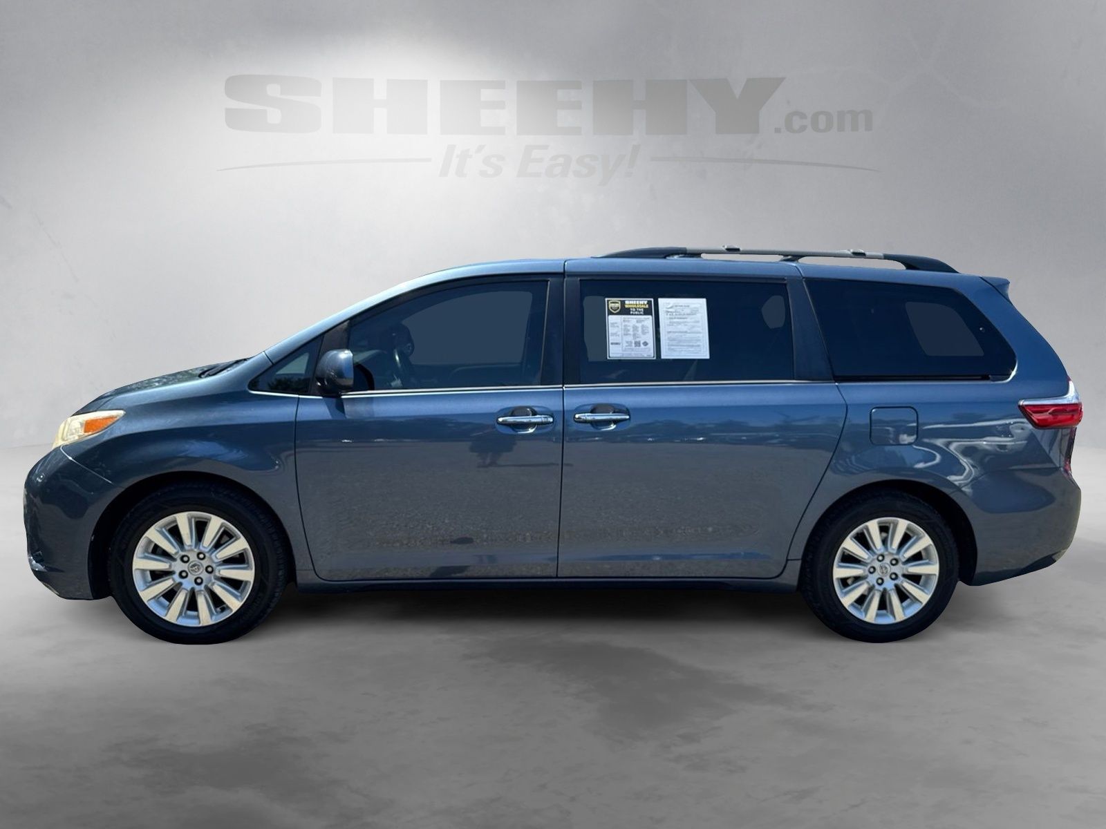 Used 2015 Shoreline Mist Toyota XLE Premium image 14