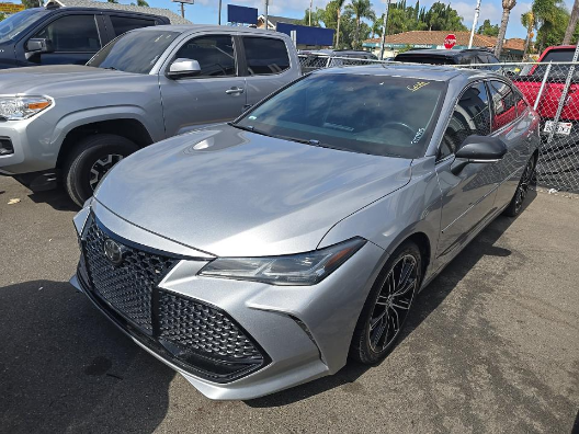 2019 Toyota Avalon Touring's photo