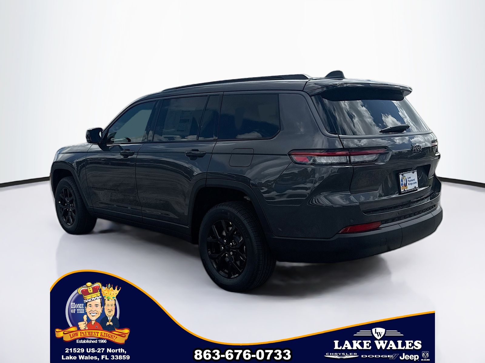 View vehicle photo 4
