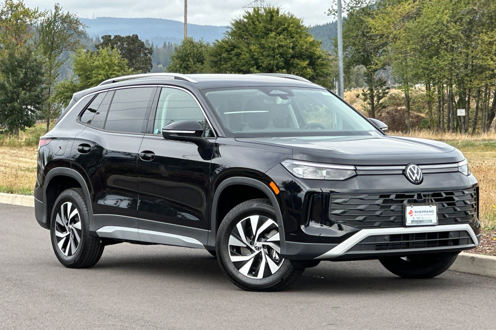 Deep Black 2026 Volkswagen Tiguan SUV / Crossover All-Wheel Drive 8-Speed Automatic