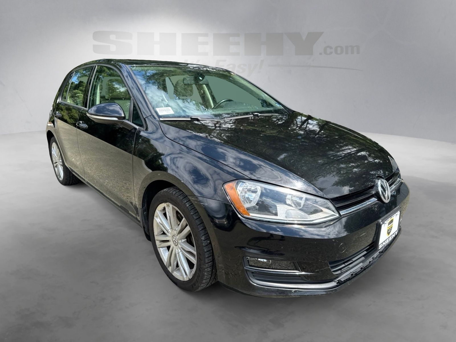 Used 2015 Black Volkswagen TDI SE 4-Door image 2