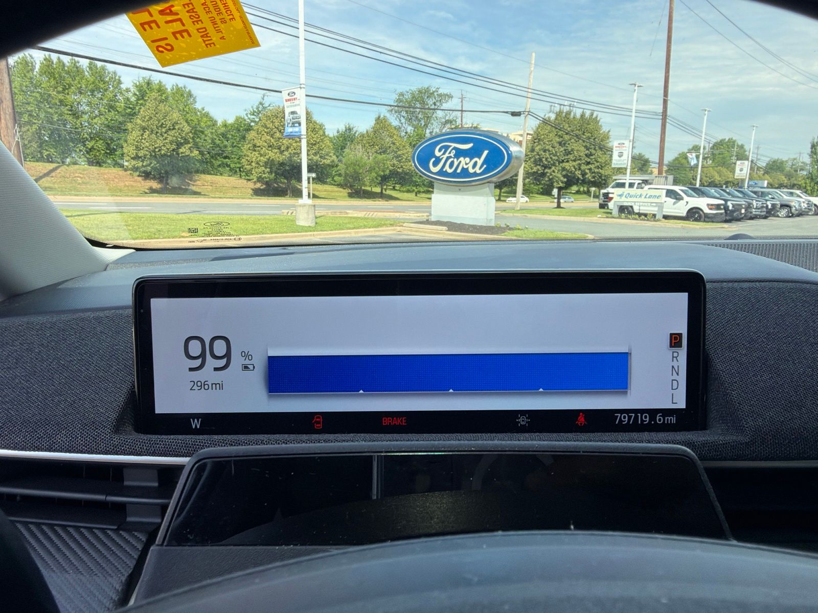 Used 2023 Space White Metallic Ford Premium image 6