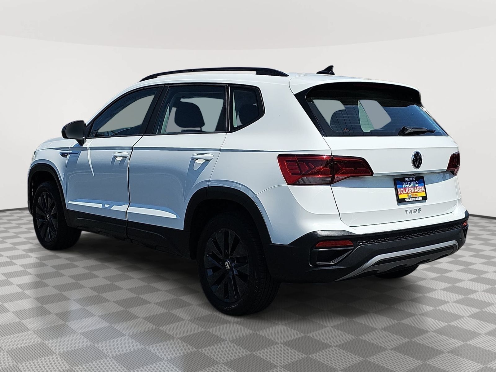 View vehicle photo 7