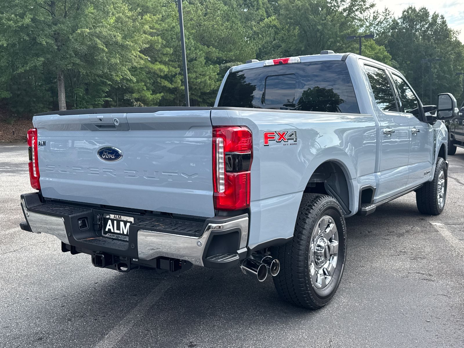 2025 Ford F-250 Lariat photo 4