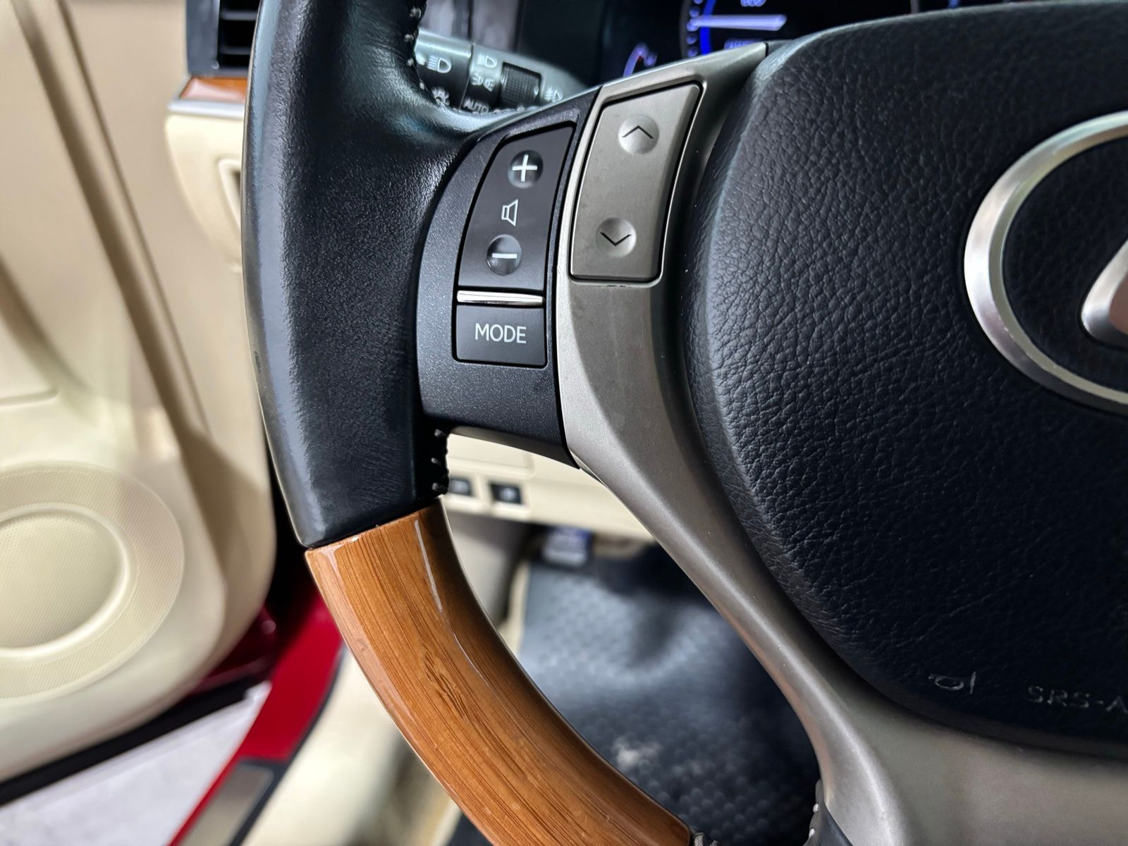 Used Car 2013 Lexus Es  300h For Sale Under $15,000 In Austin, Texas